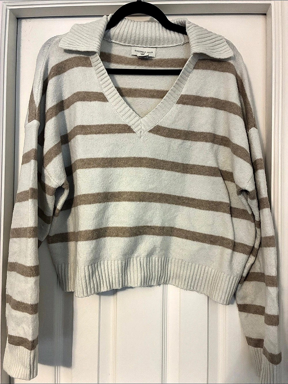 Striped V-Neck Cropped Sweater in Cream & Brown Size XL